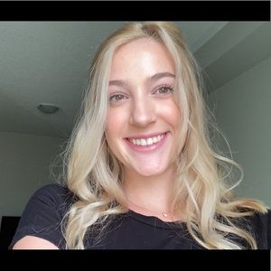 Meet your Posher, Abby